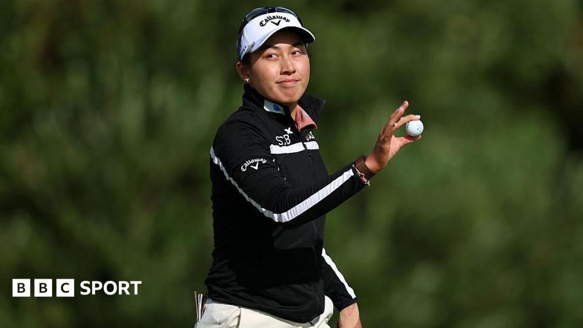 Women's Open: World's best step up as Jeeno Thitikul leads