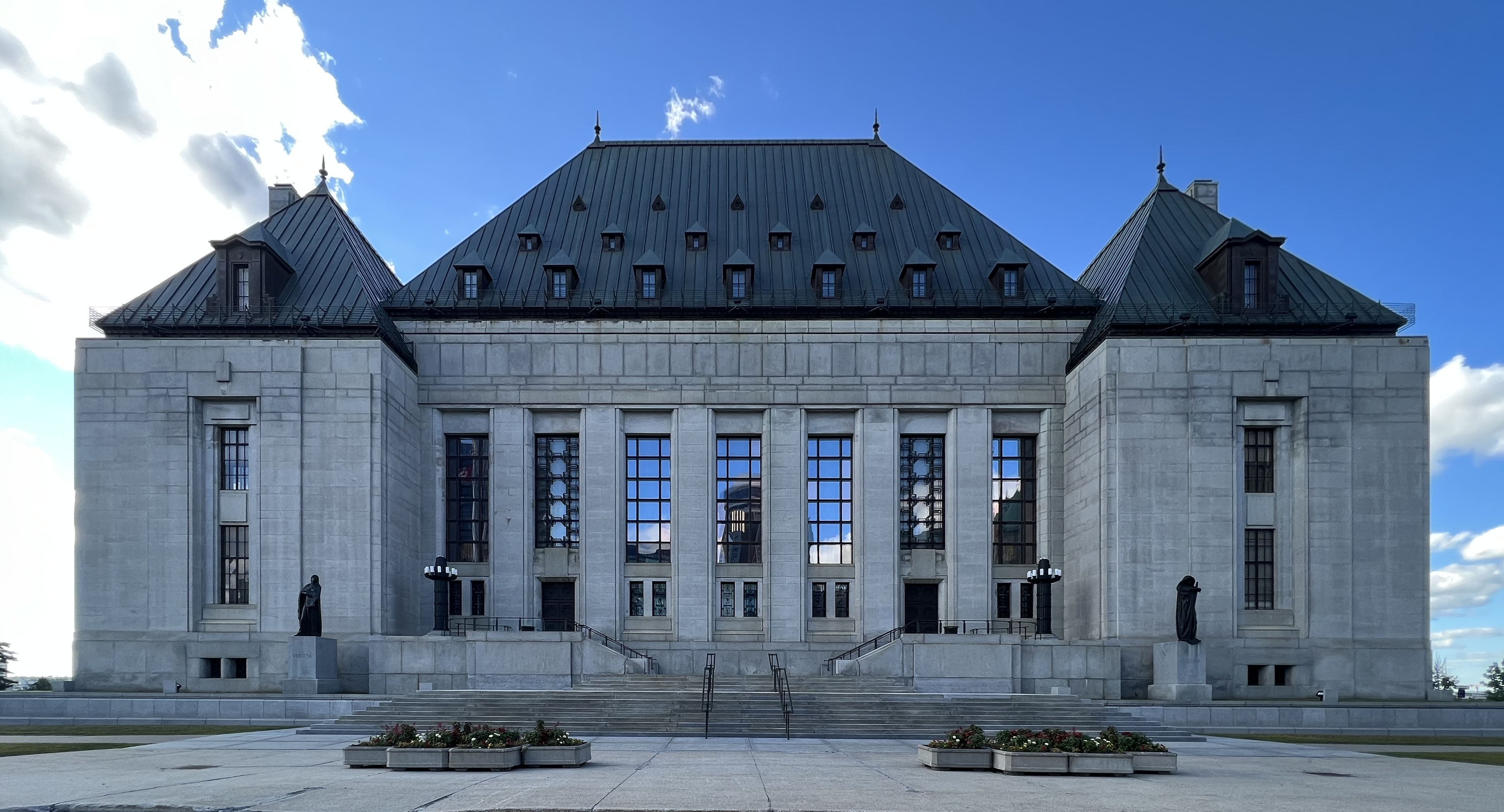 Canada high court strikes down law barring judicial review on legal and factual errors