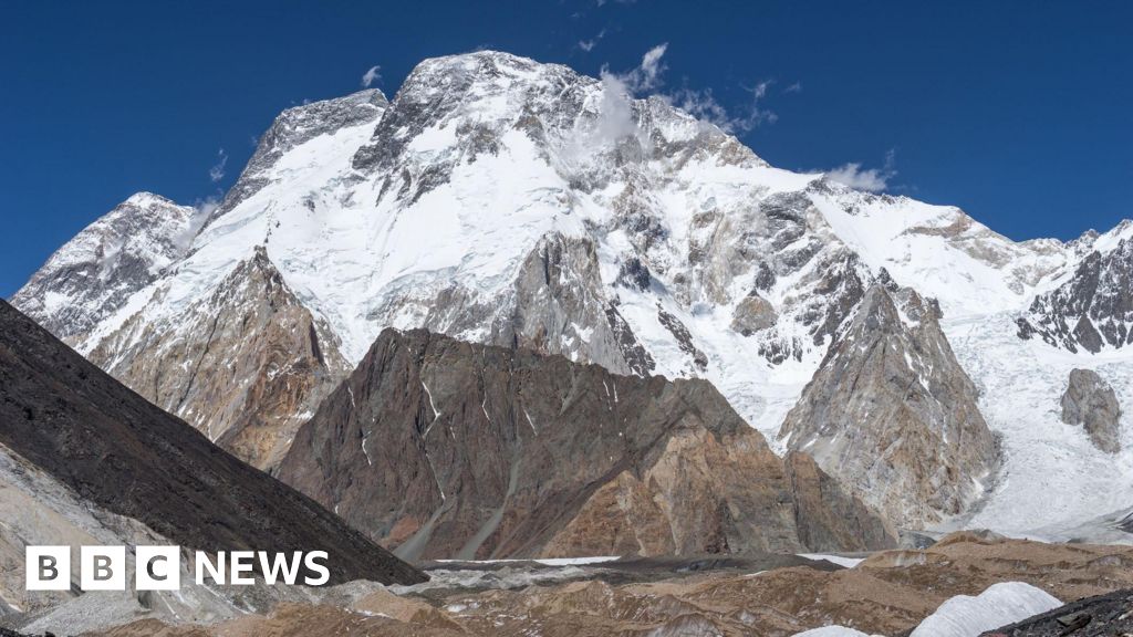 Body of US climber Mallory Geis found after Broad Peak avalanche