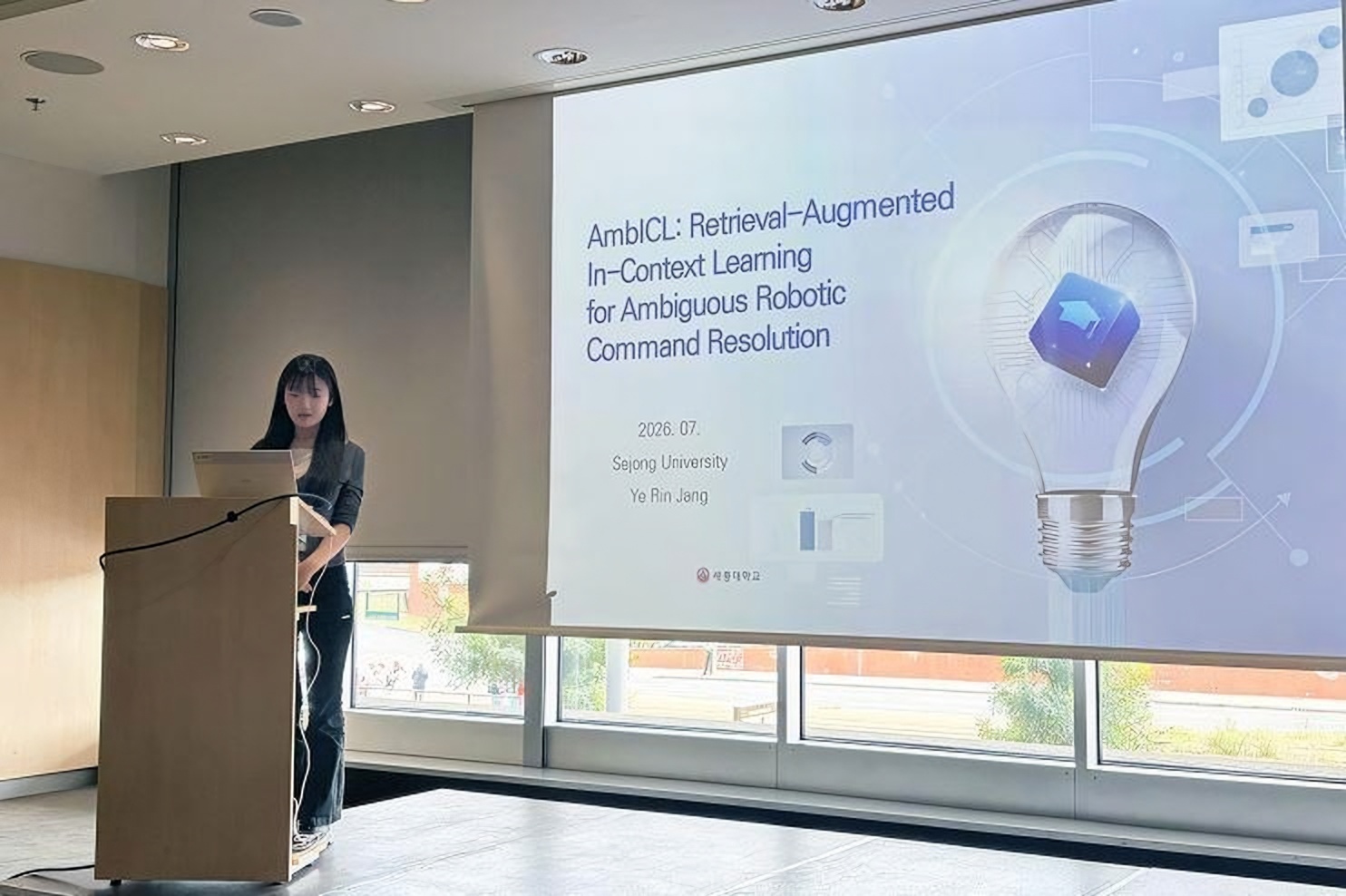 Undergraduate student wins excellent paper award at International Conference on Intelligent Computing