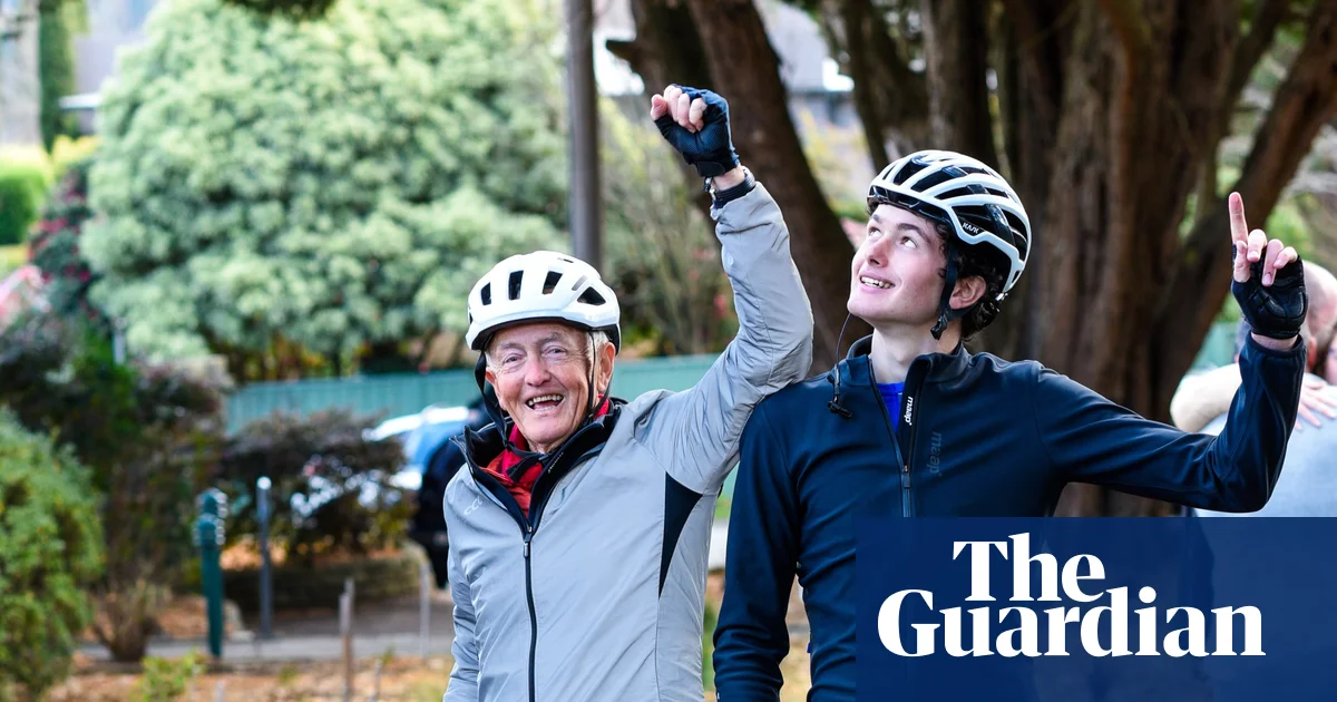 Charity cyclist Bob Montgomery, 82, dies one day after 5,200km ride across Australia