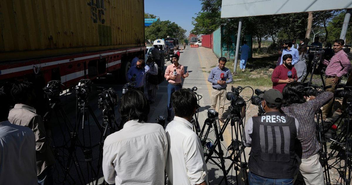 Pakistan issues foreign media guidelines, drawing criticism from press freedom groups
