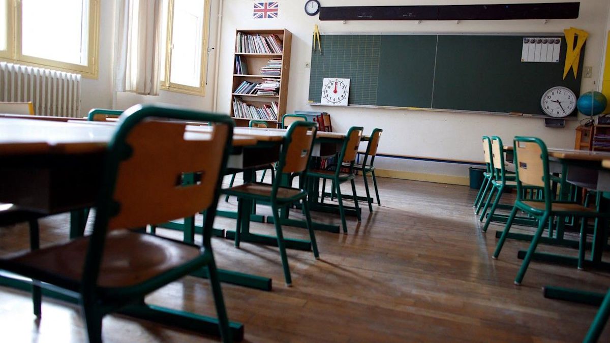 'Slurring' teacher who smelled of alcohol banned