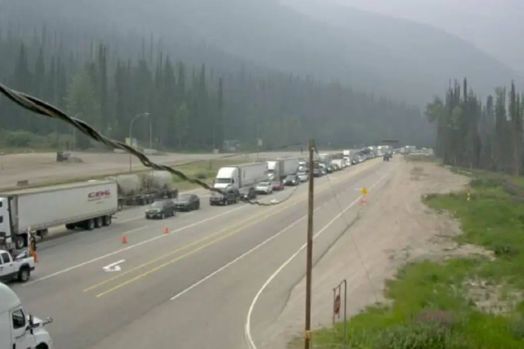 Vehicle incident shuts Trans