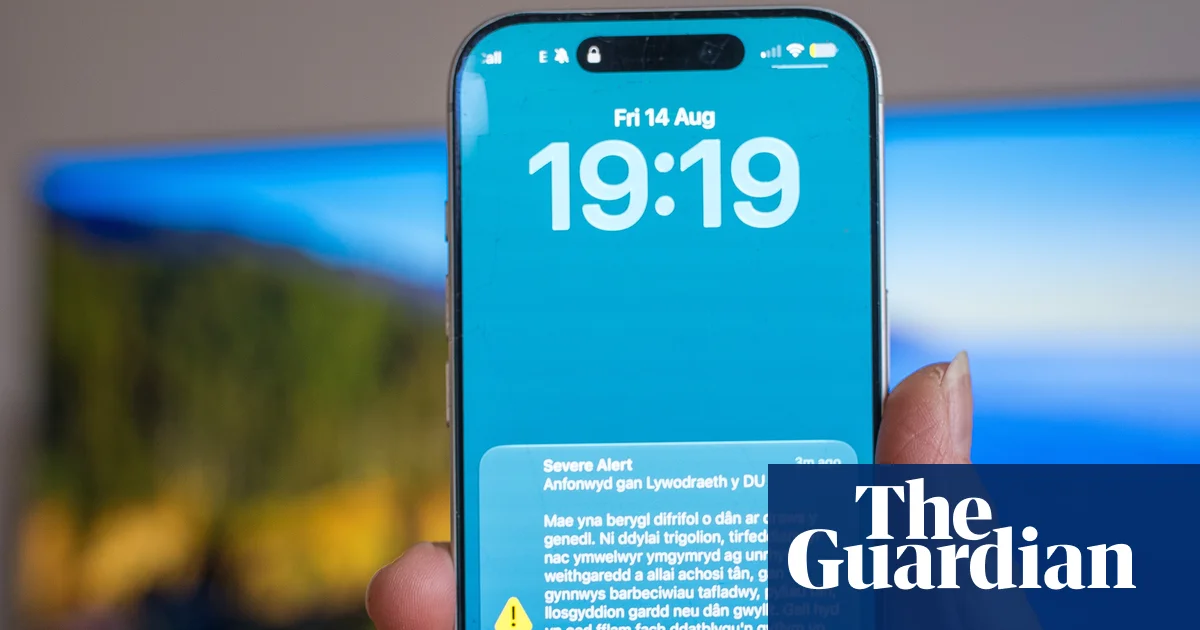 Emergency alert warning of wildfire risk sent to phones in England and Wales
