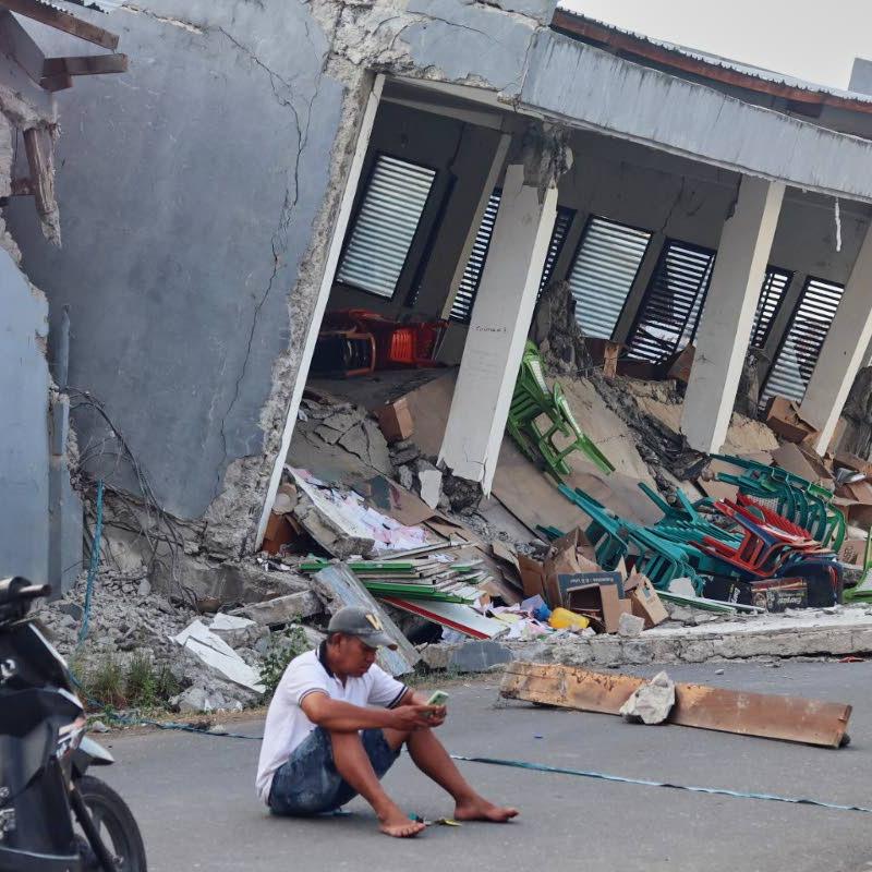 Rescuers in Indonesia recover 6 more bodies in earthquake aftermath, raising death toll to 53