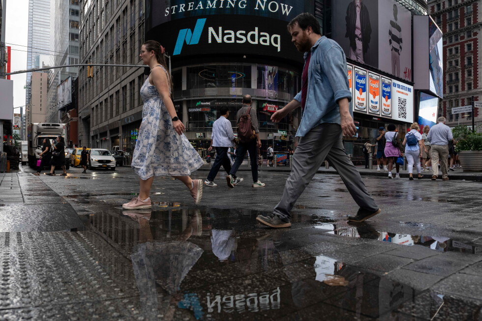 World shares are mixed and Brent crude is higher after worries over stagflation pull US stocks lower