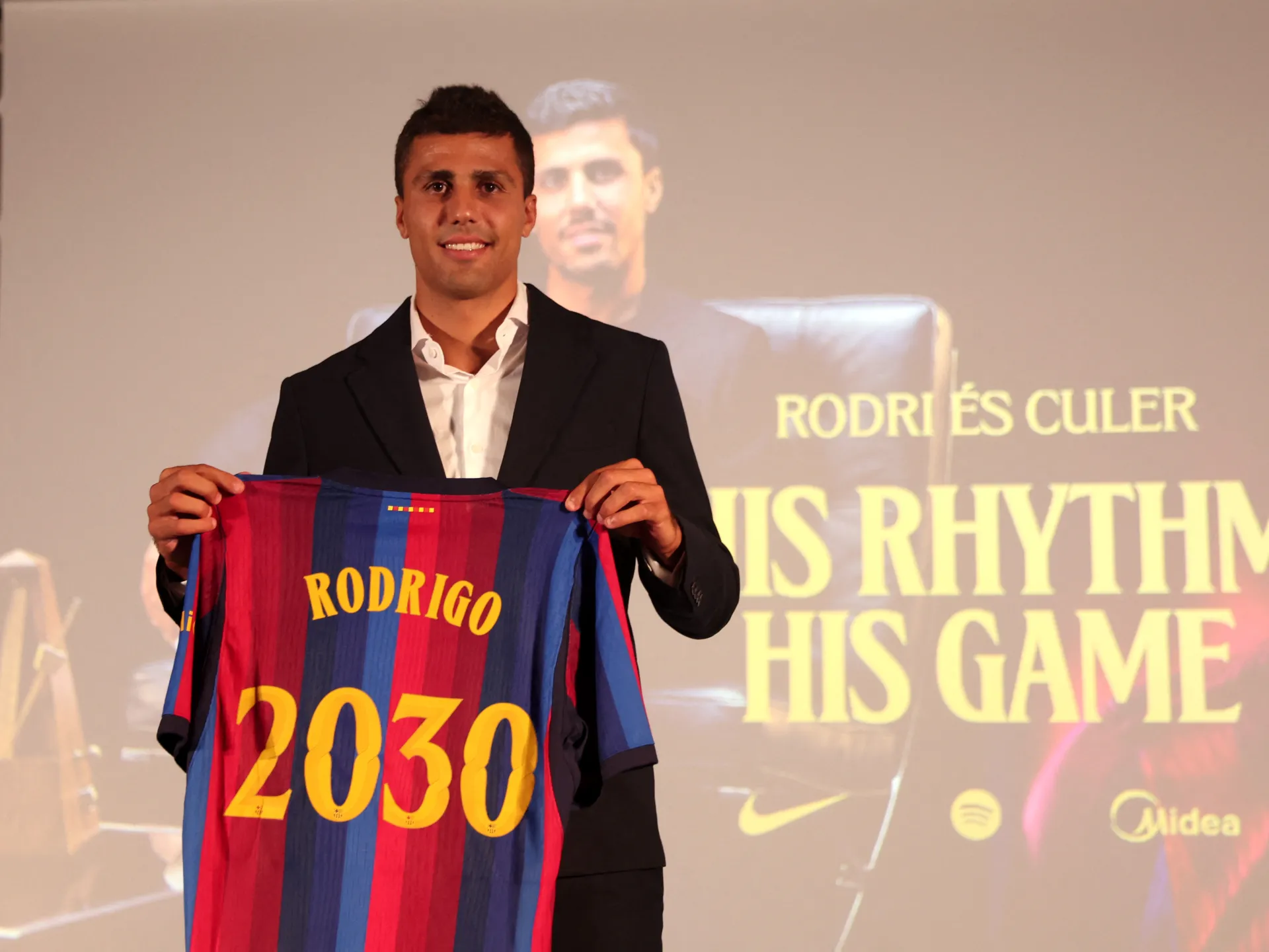 Rodri signs for Barcelona as World Cup winner transfers from Man City