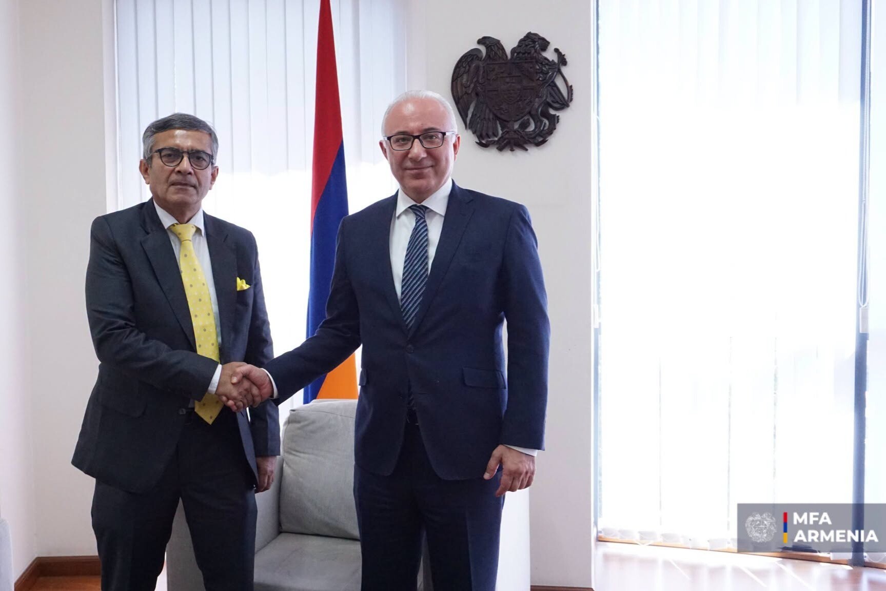 Armenian Deputy FM meets with India's Defense Secretary