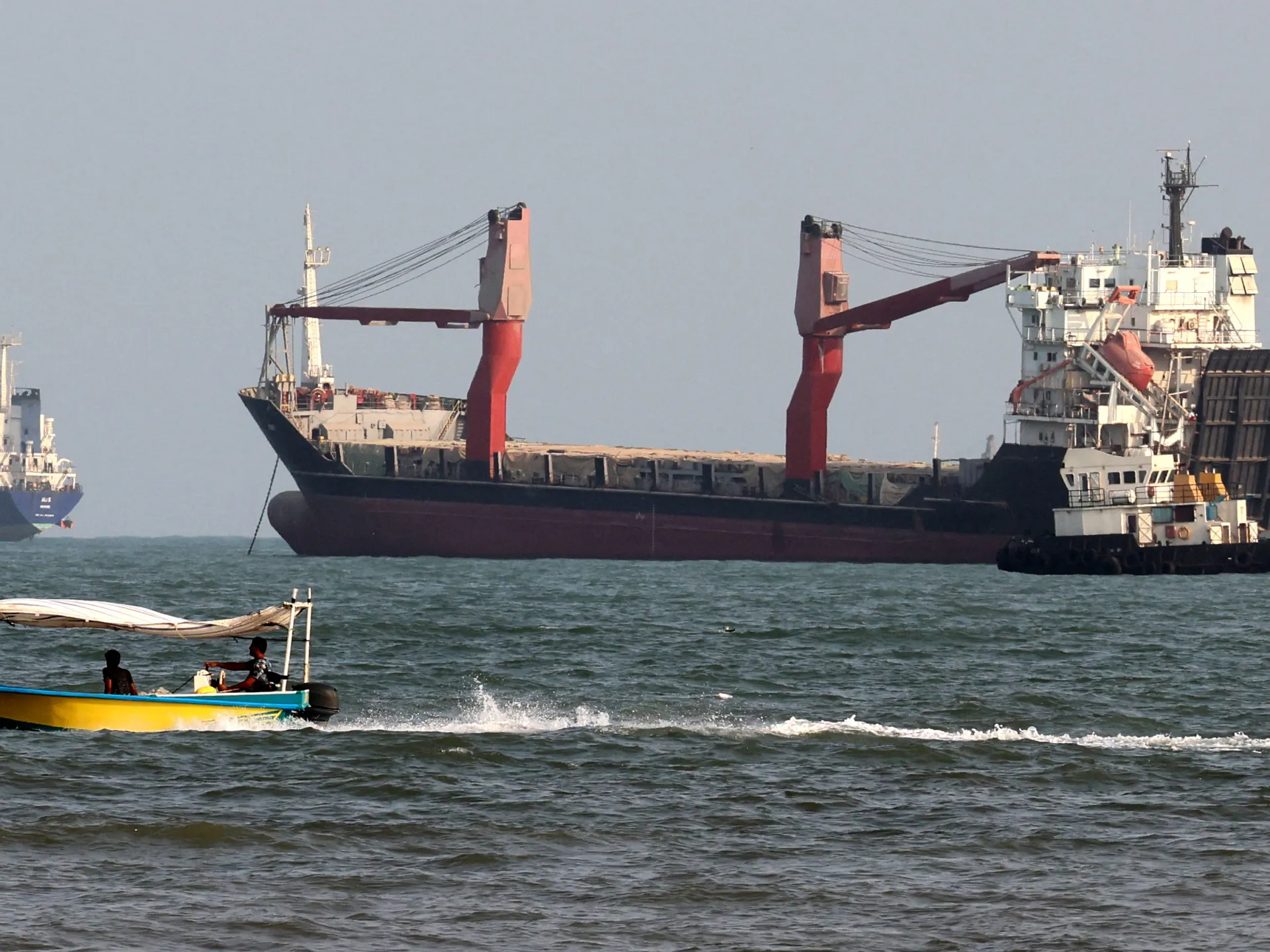 Are ships passing Hormuz more willing to defy Iran or US? What data shows