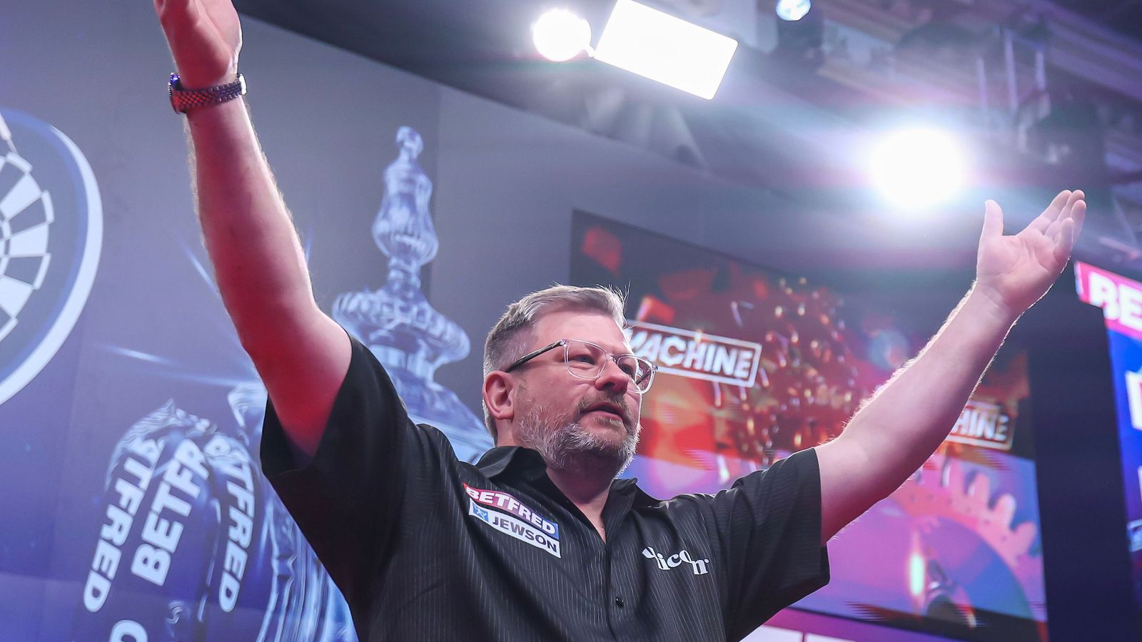 Australian Darts Masters: James Wade claims first