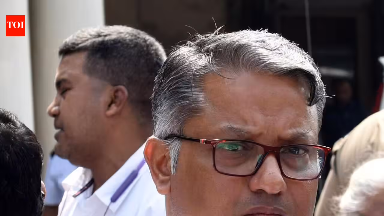 Minister: Appointing MPs, MLAs to free campuses of politics