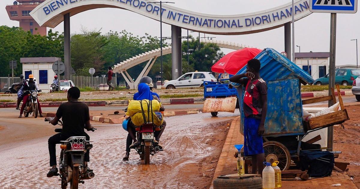 Niger's security forces battle mutinous soldiers in the capital