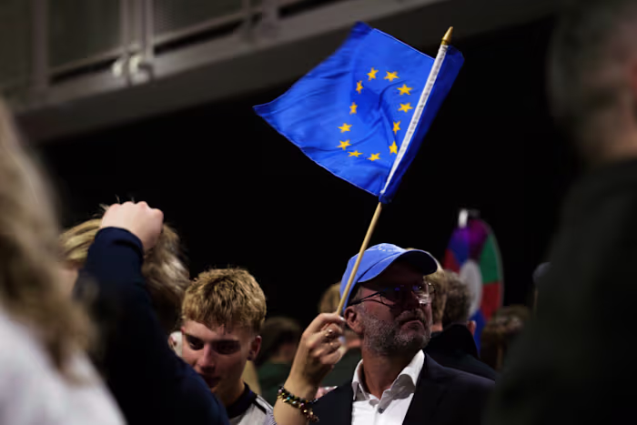 Icelandic voters reject a proposal to restart negotiations to join the European Union