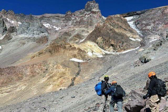 Climbers rescued from Mount Shasta after relying on AI chatbot to plan trip