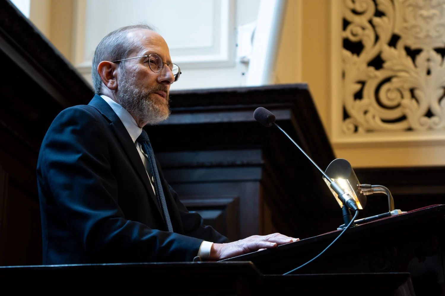 Garber Touts AI For Research as Harvard Embraces Classroom Use