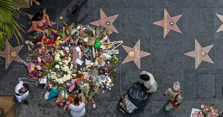 Dolly Parton’s star on Hollywood Walk of Fame replaced after vandalism
