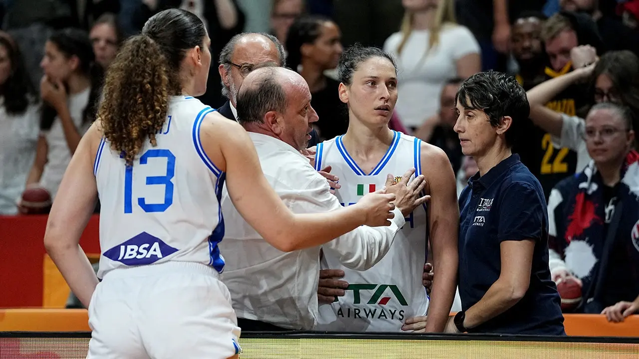 Italy women's basketball star tears into ref after missing game