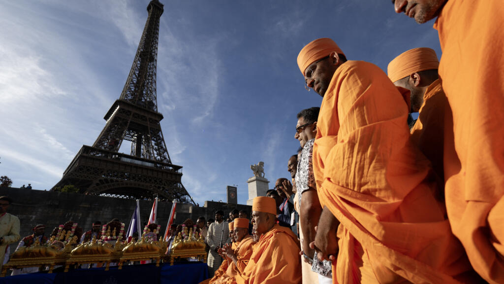 Eiffel Tower row over Hindu sect BAPS unites French politicians