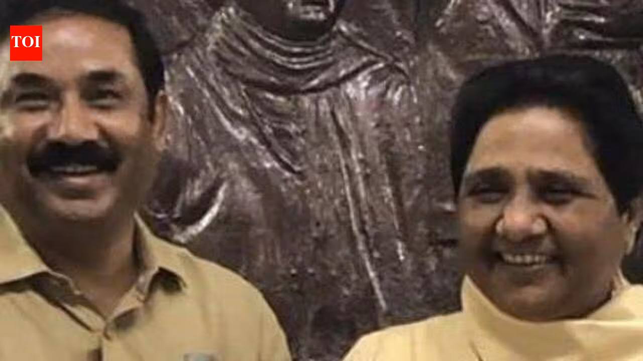 Ashok Siddharth pledges loyalty to Mayawati, quits politics