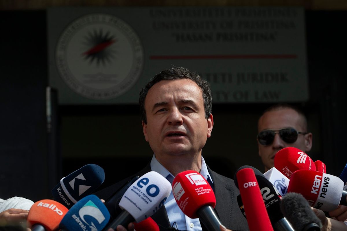 Kosovo gets new government but political impasse persists