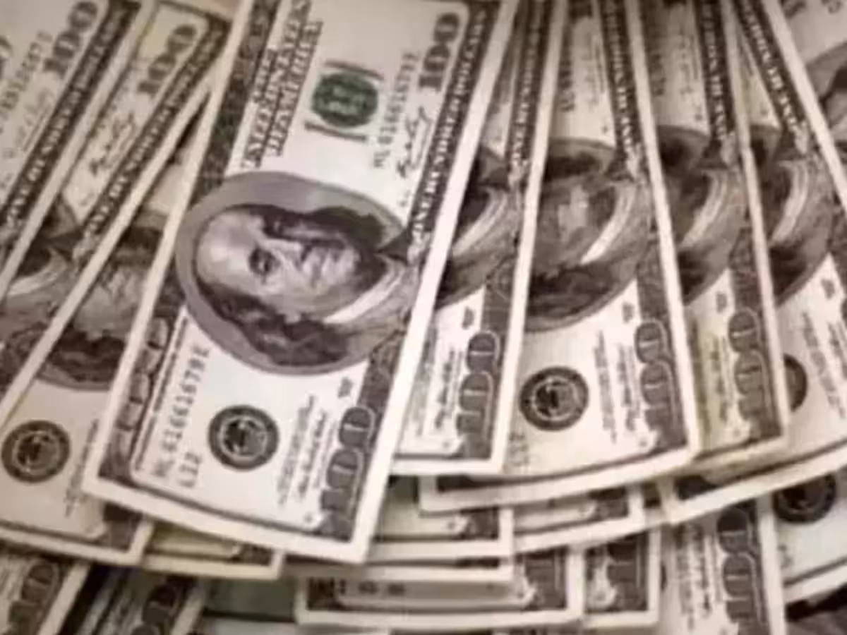 Indian diaspora deposits boost capital account to $33.5 billion surplus in July, RBI data shows