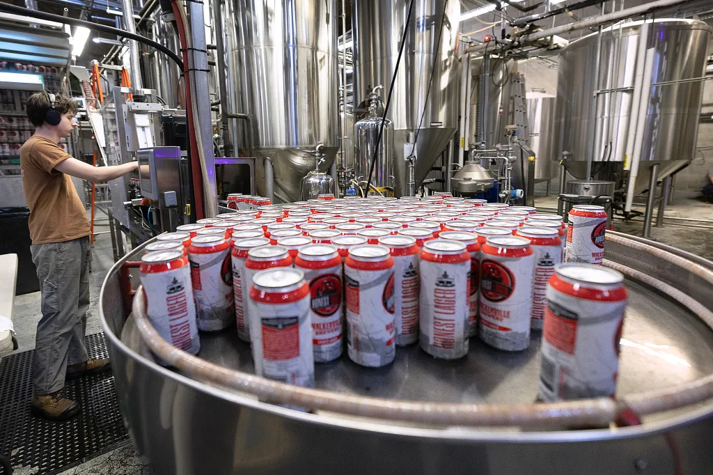 Trump tariffs making beer cans more expensive for Canadian producers