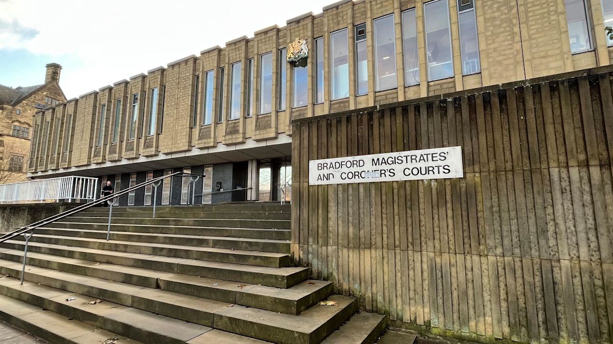 Taxi driver worked 200 fares without right licence