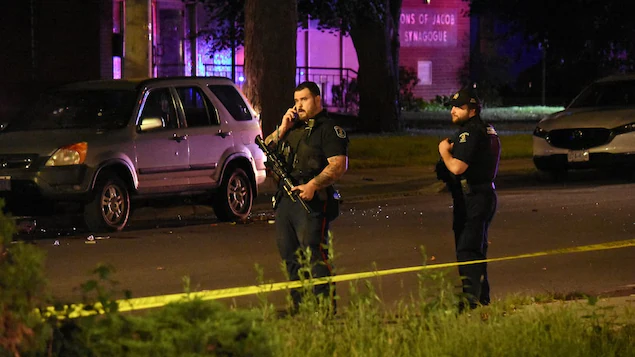 ’We hit the floor’: Belleville, Ont., synagogue leader recounts shooting that left police officer, man injured
