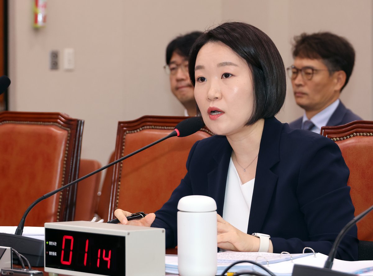 Small Business Groups Urge New SME Minister to Cut Costs, Ease Rules