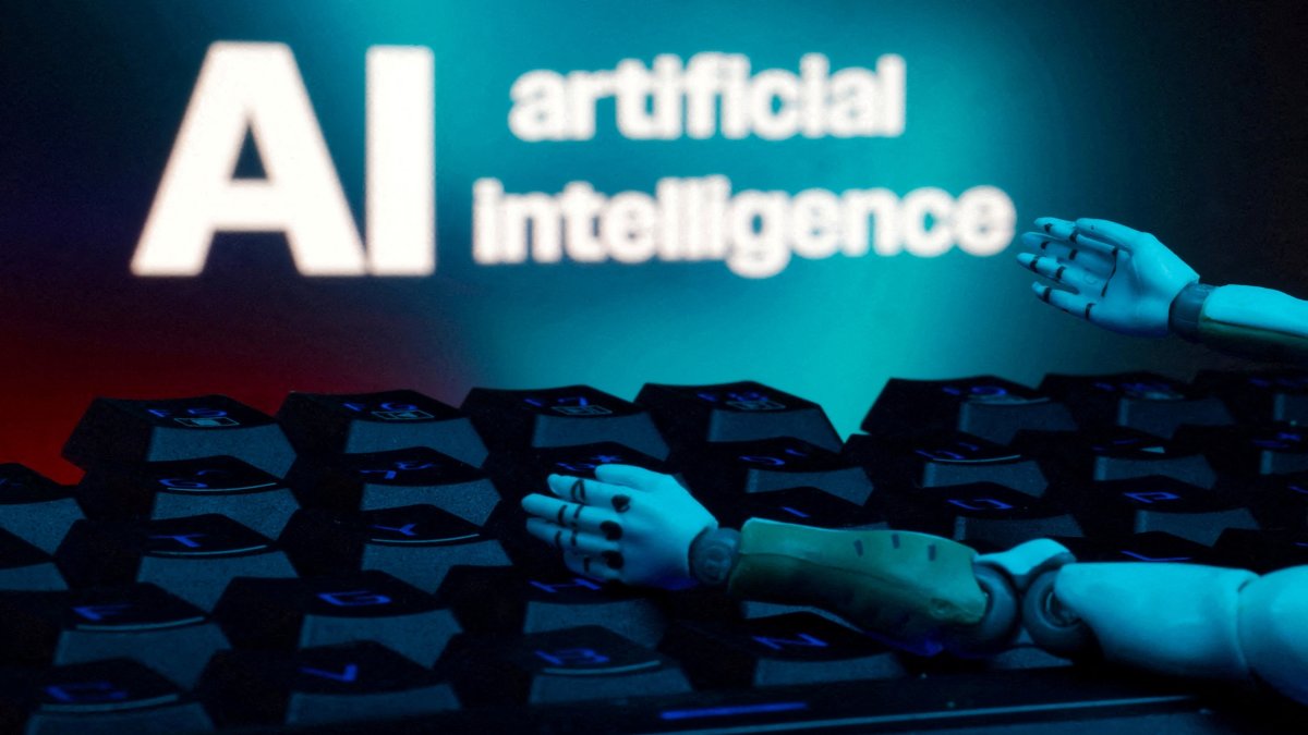 Trump rebrands AI as 'super intelligence' as leaders debate dangers