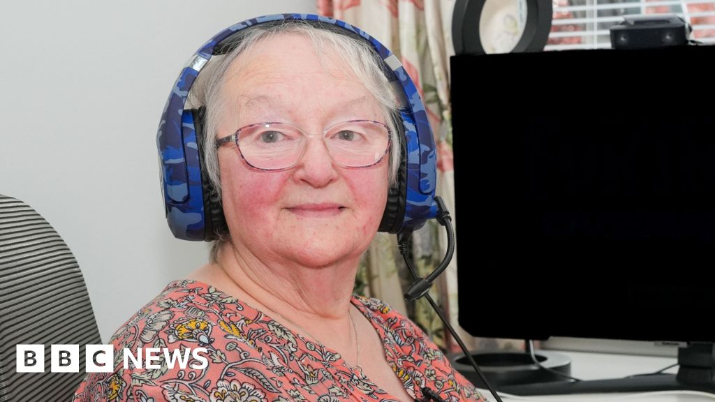 Gamer granny named oldest female Fortnite streamer in world record book