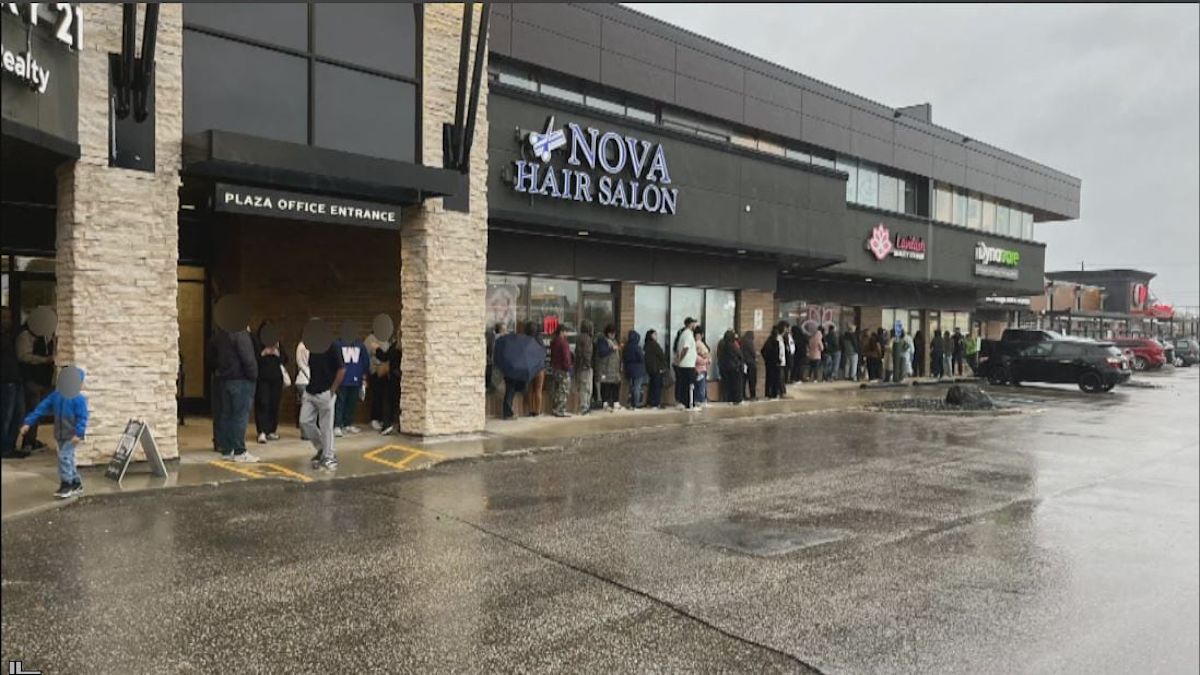 Winnipeggers face long waits at Dynacare