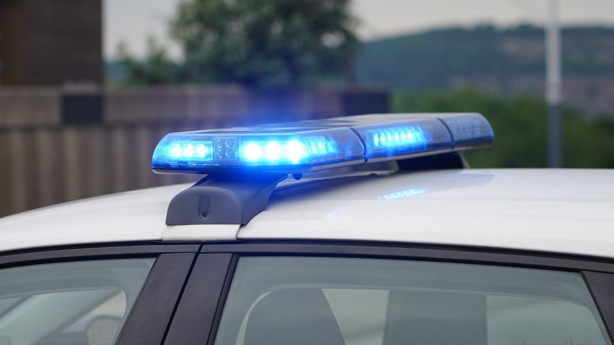 Woman dies in car crash on busy road