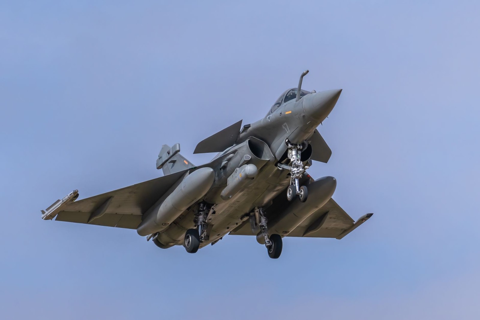 Dassault Tests Artificial Intelligence Integration on Rafale Fighters