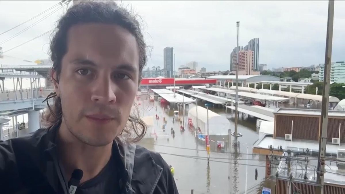 Parts of Bangkok remain flooded after days of rain