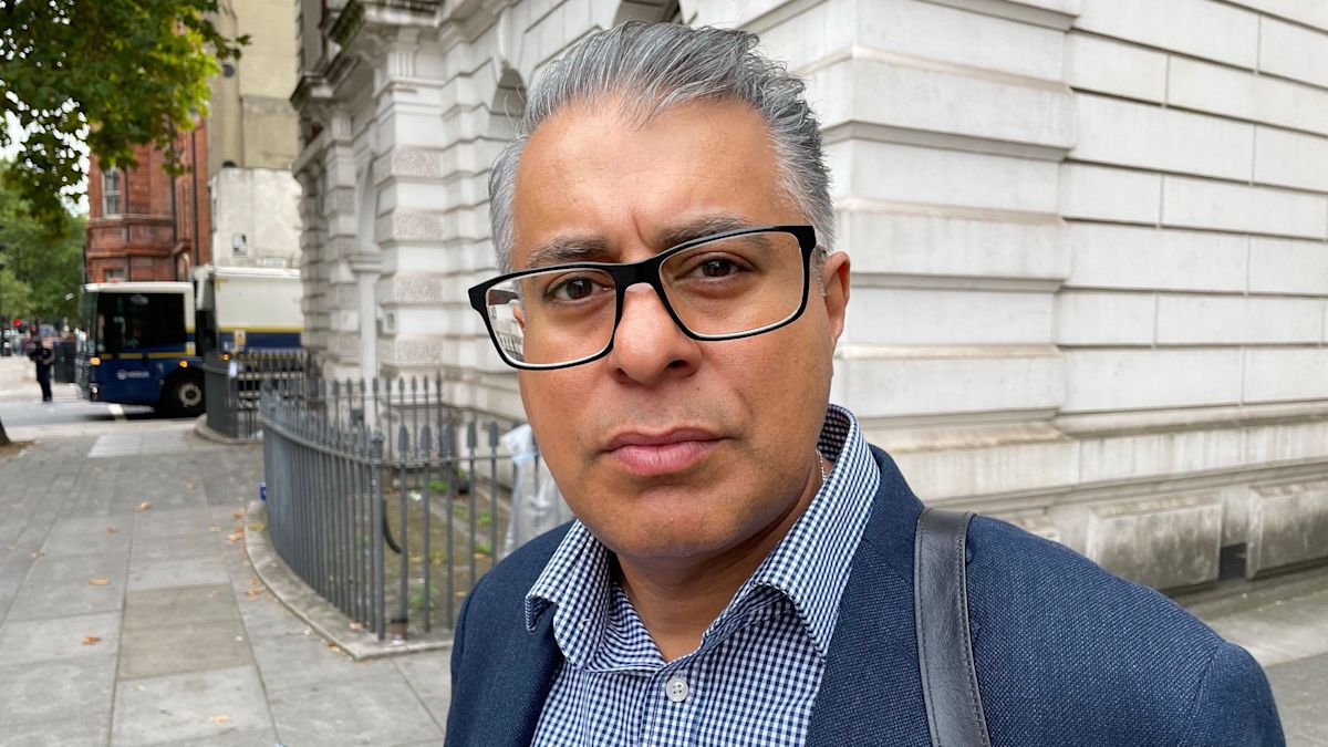 Pair face extradition to US over cancer drug fraud