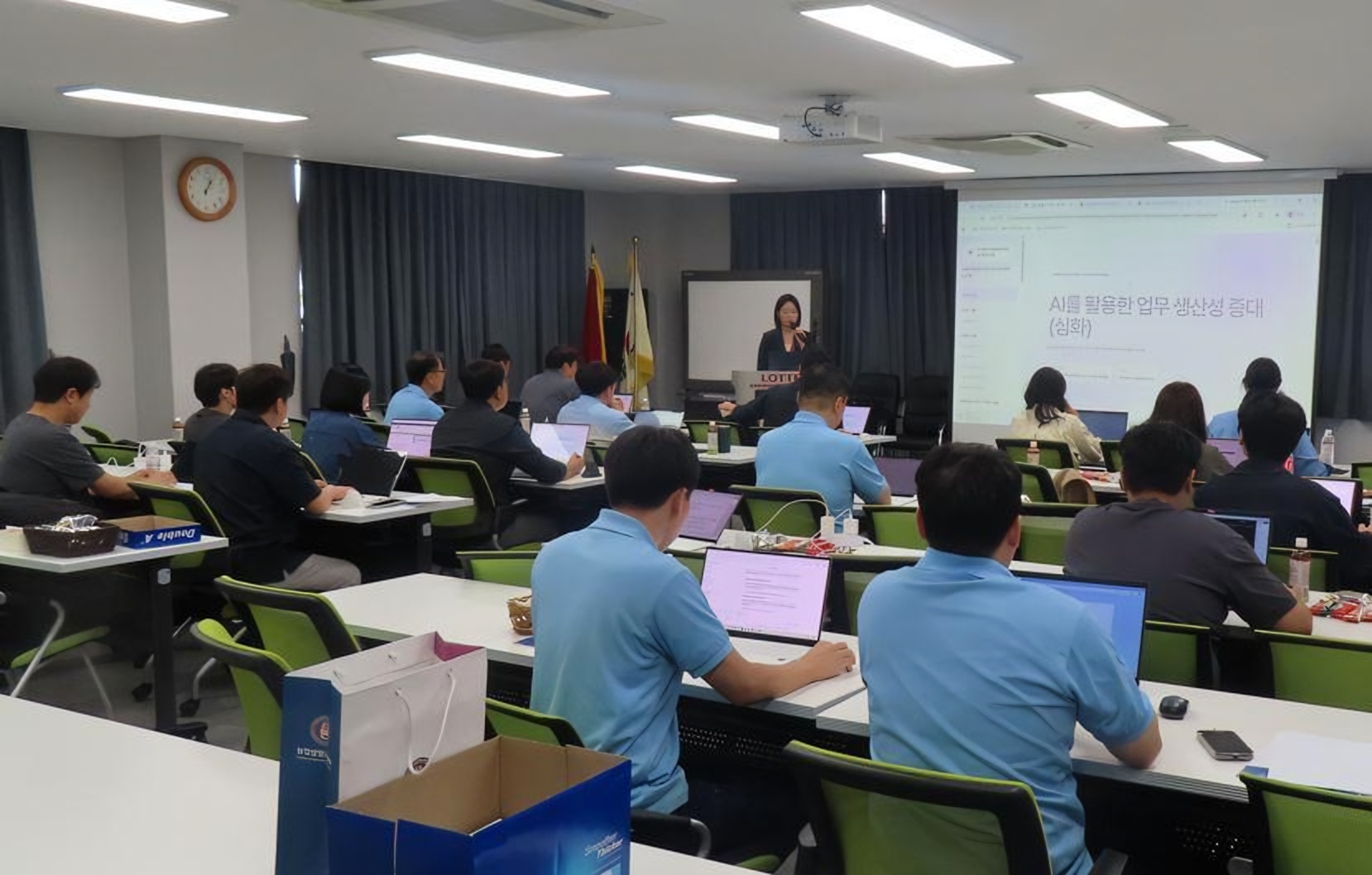 Jeonbuk National University offers AI training for Lotte Energy Materials employees