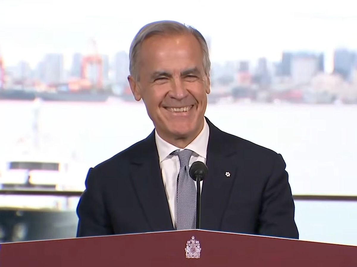 Trump trade adviser's outburst makes Carney laugh: 'I take note of both comments. How’s that?'