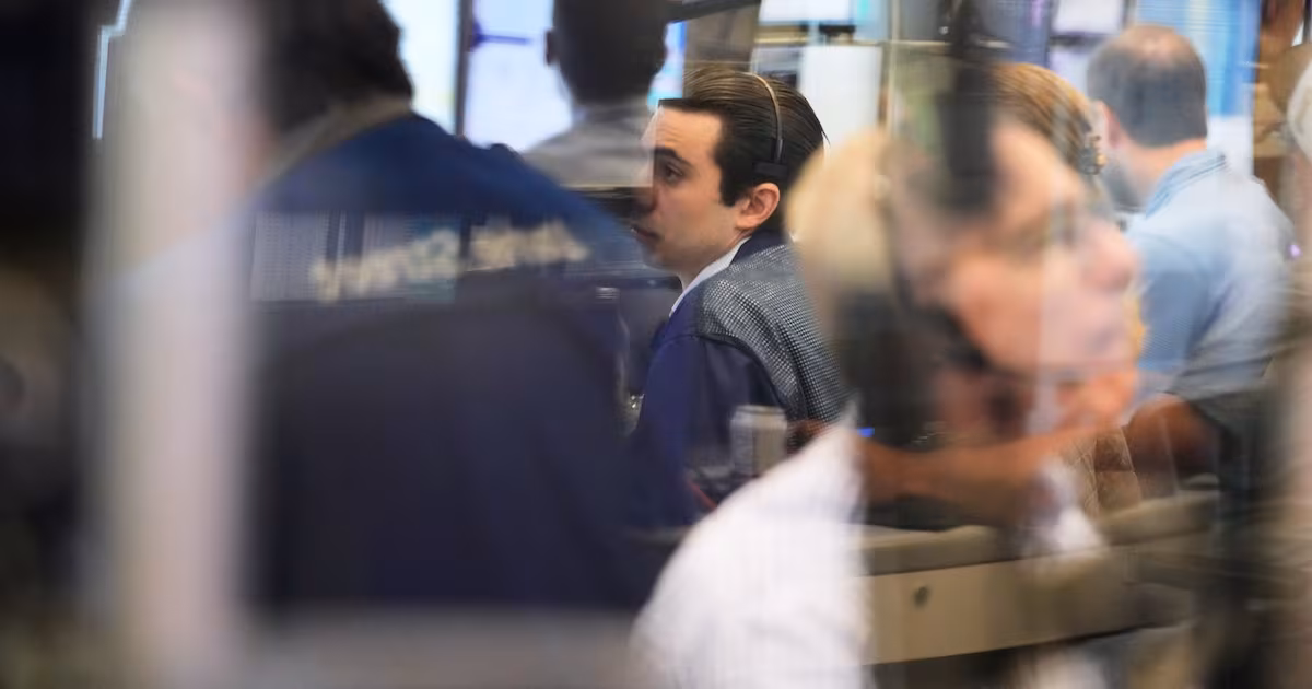 Gains for tech stocks shore up Wall Street even as pressure continues from high bond yields