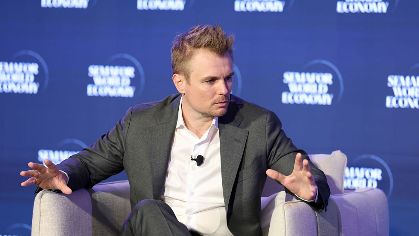 Do AI and air traffic control mix? CEO addresses anxiety about new FAA tool