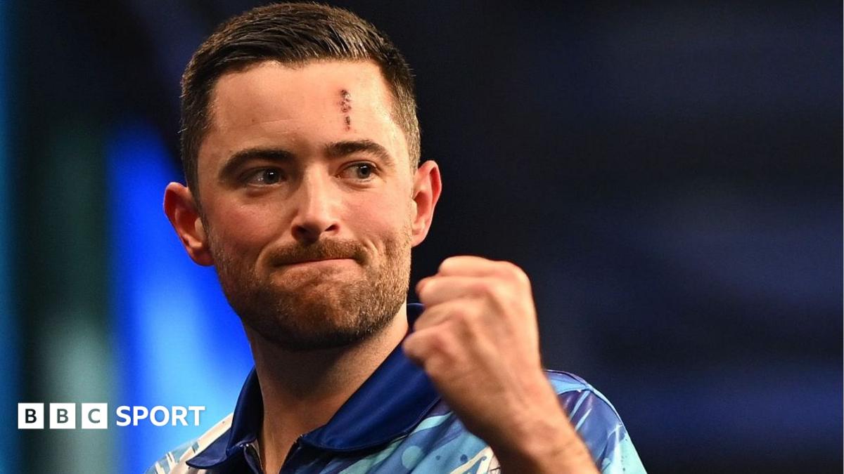 Humphries races into World Grand Prix last eight