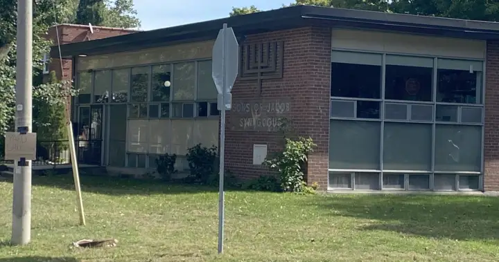 ‘Disturbing’: Belleville, Ont., synagogue receives antisemitic flyers after shooting