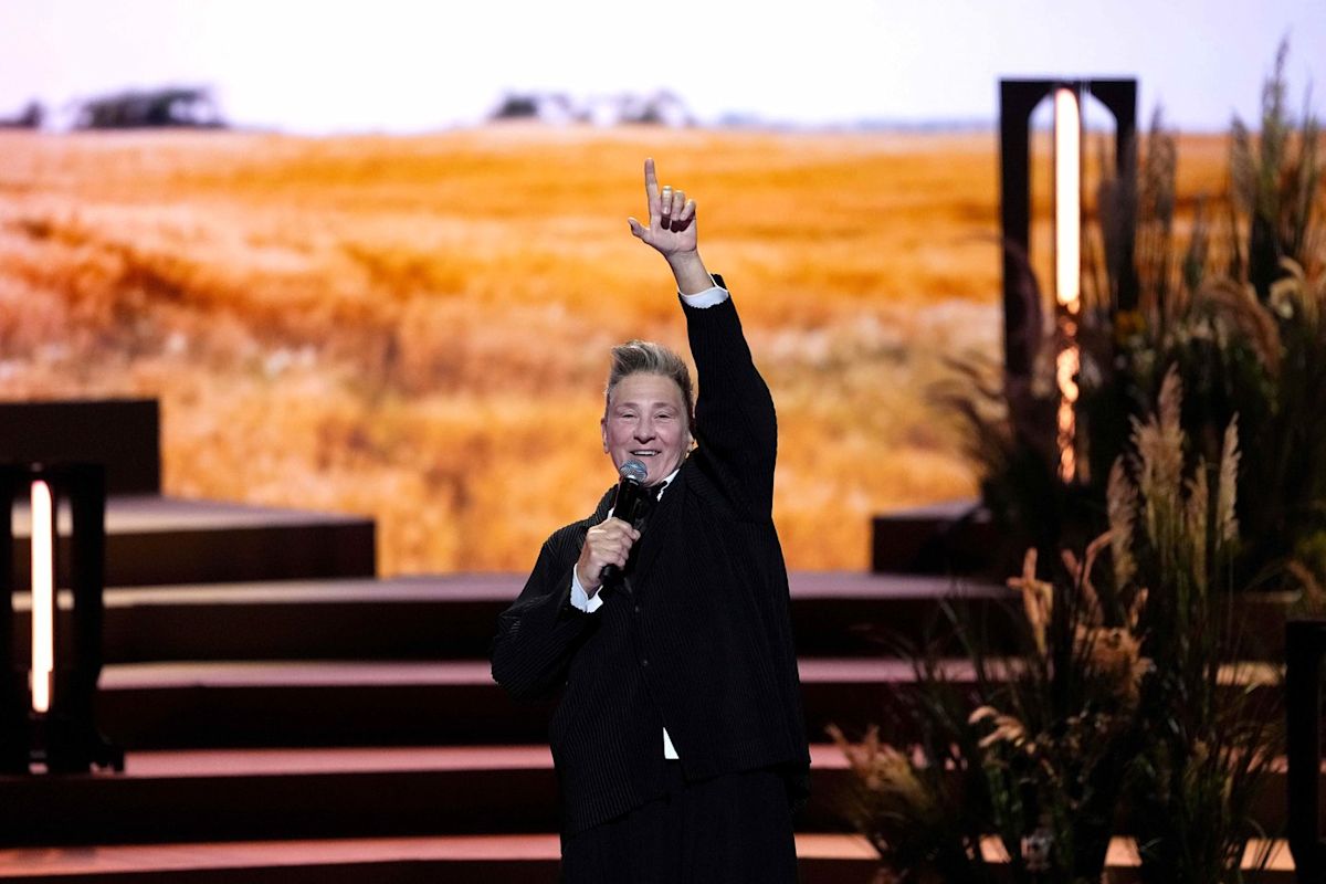 'Sounds like Canada:' k.d. lang toasted at Ottawa tribute concert