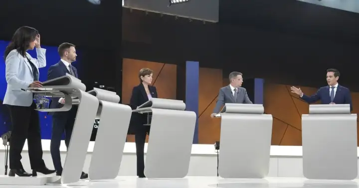 PQ leads a crowded Quebec election field into vote