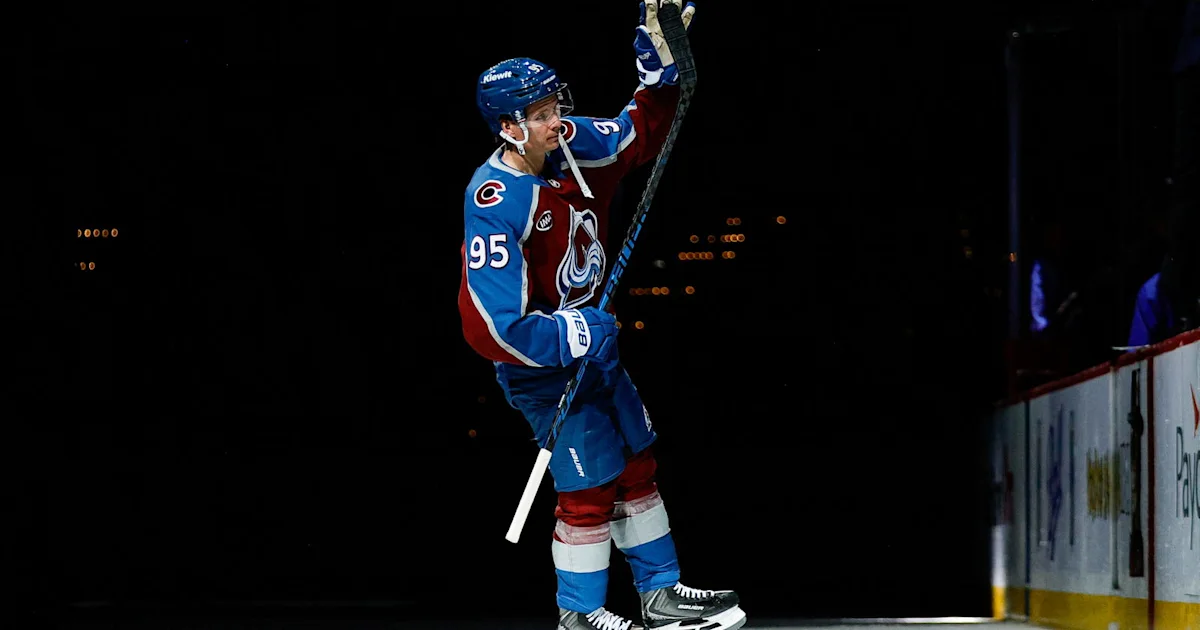 Former Avalanche Forward Is Lighting The World On Fire Since Returning To Vegas
