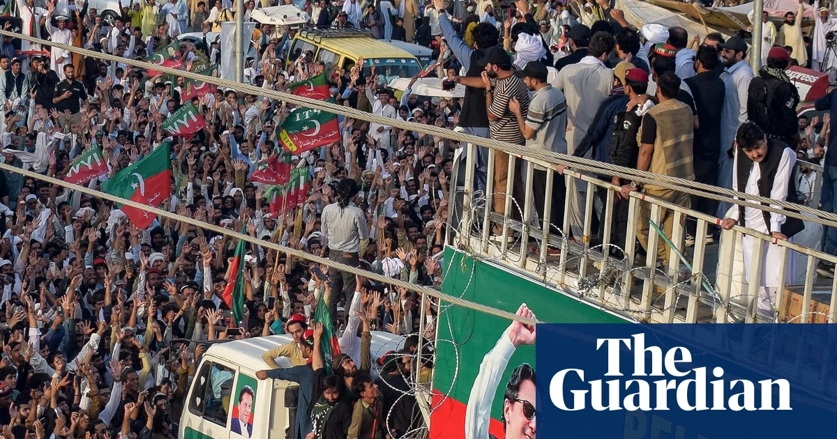 Supporters of Imran Khan start march on locked