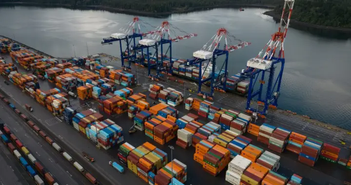 Exports to the U.S. spiked in August before Trump’s 50% tariffs: StatCan