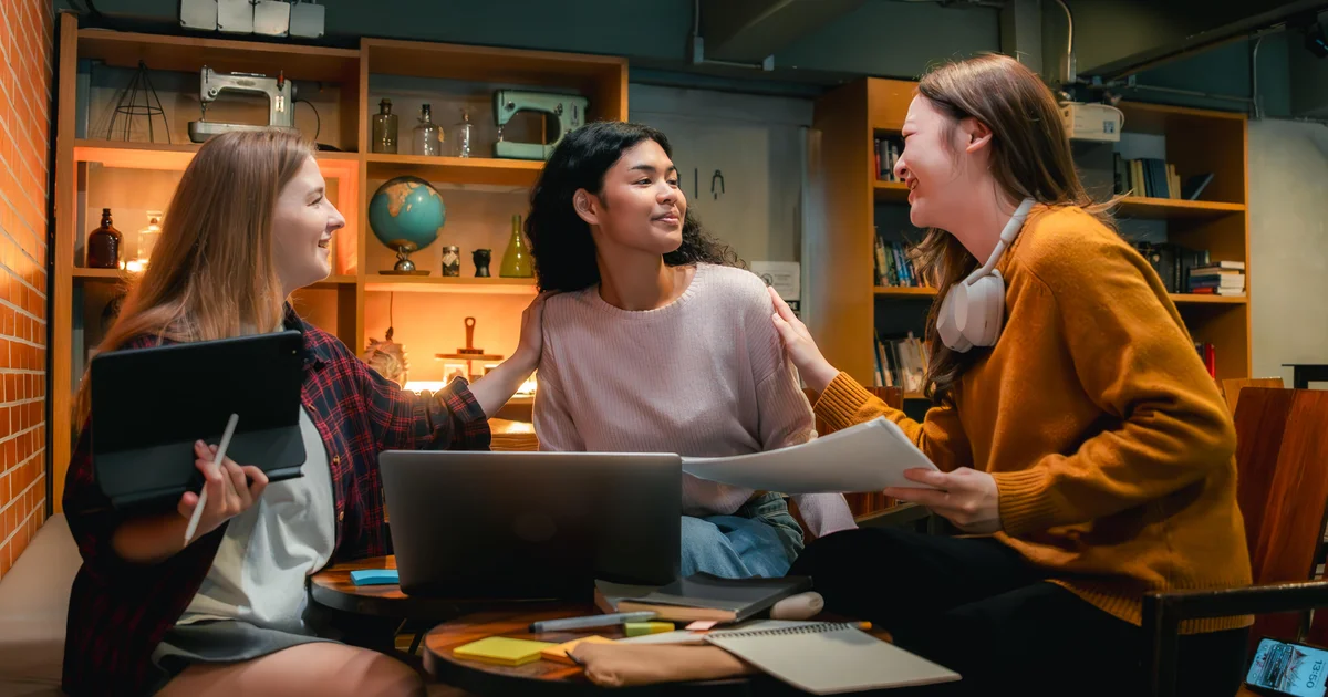College students competing in "America's Startup" contest use AI to start businesses from their dorms