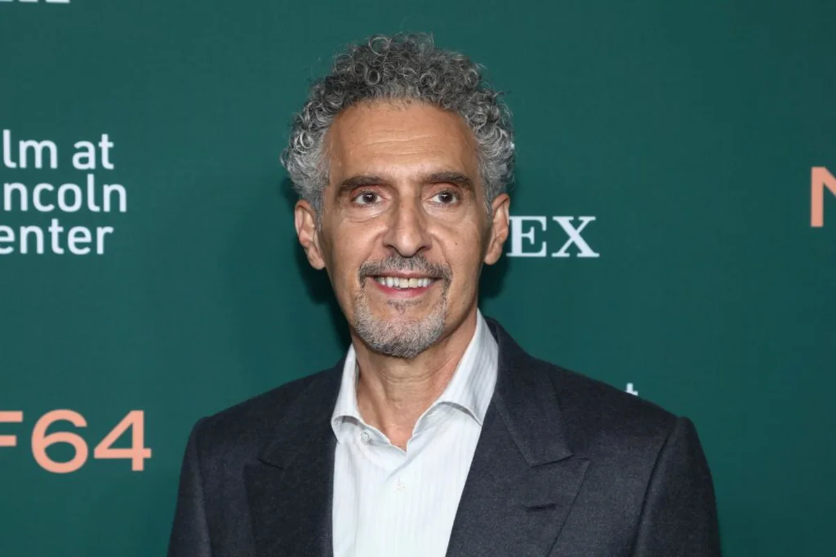 John Turturro's red carpet heist